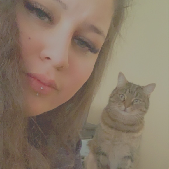 Meet your Posher, Andrea - Picture 1 of 1